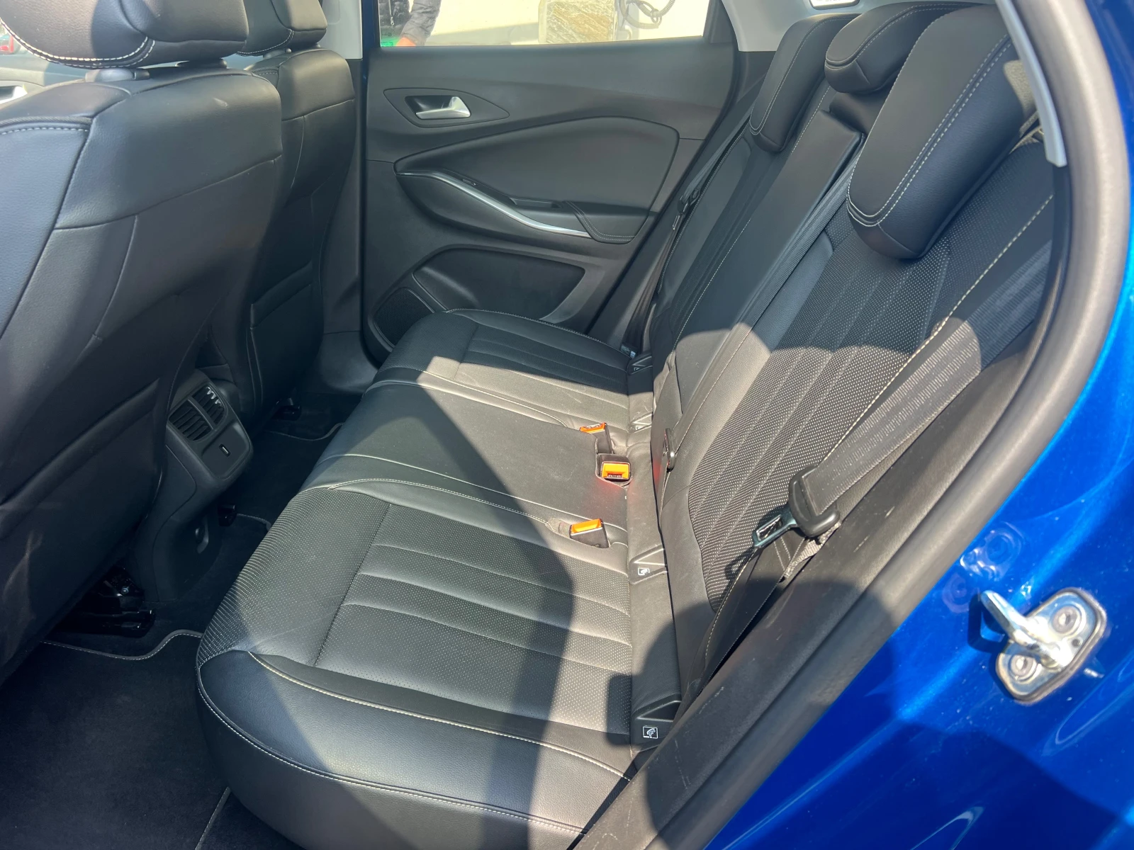 Opel Grandland X 1.6 CDTI LED/NAVI/PANORAMA/CAMERA/CLIMA, снимка 16 - Автомобили и джипове - 53954393