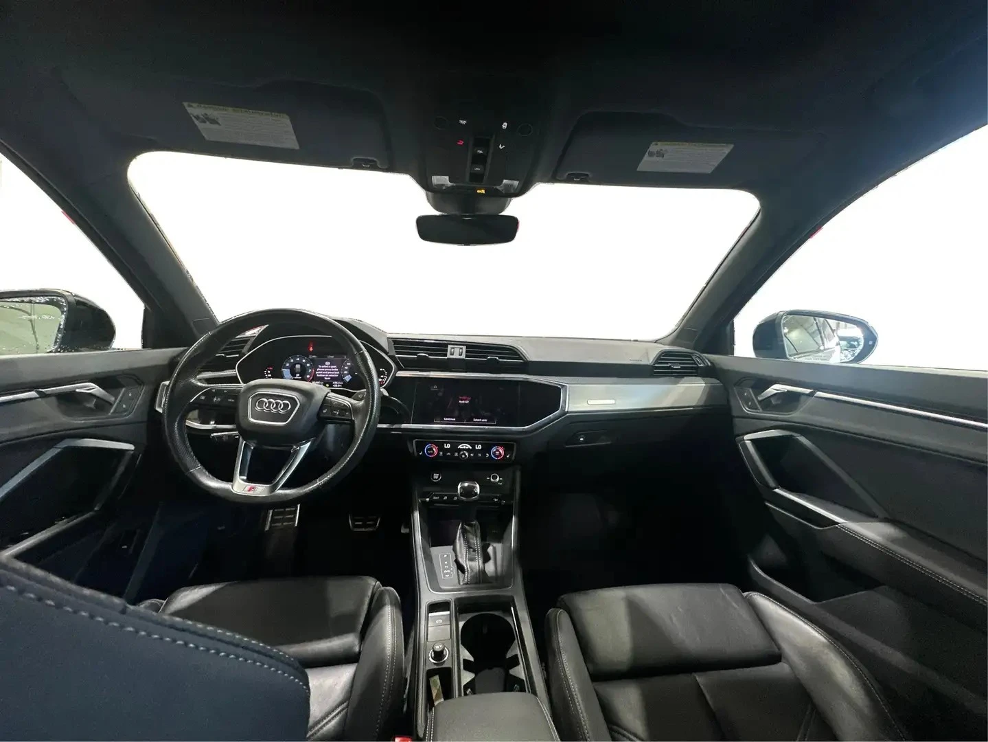 Audi Q3 S-Line * AвтоКредит * (ЦЕНА ДО БГ), снимка 11 - Автомобили и джипове - 54895589