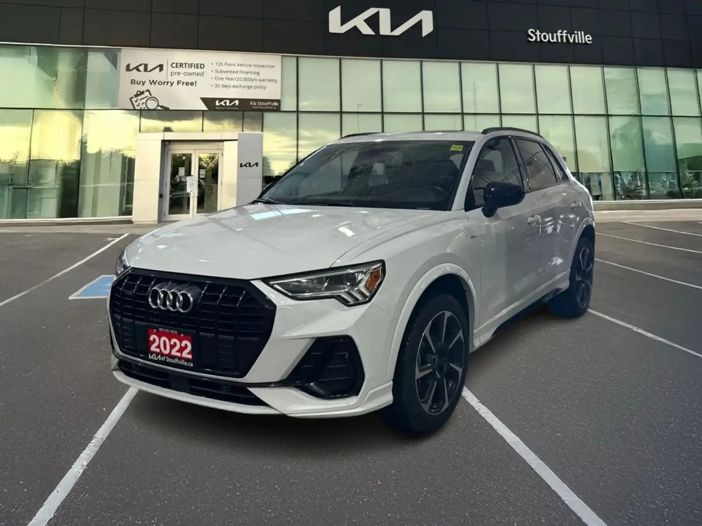 Audi Q3 S-Line * AвтоКредит * (ЦЕНА ДО БГ), снимка 2 - Автомобили и джипове - 54895589