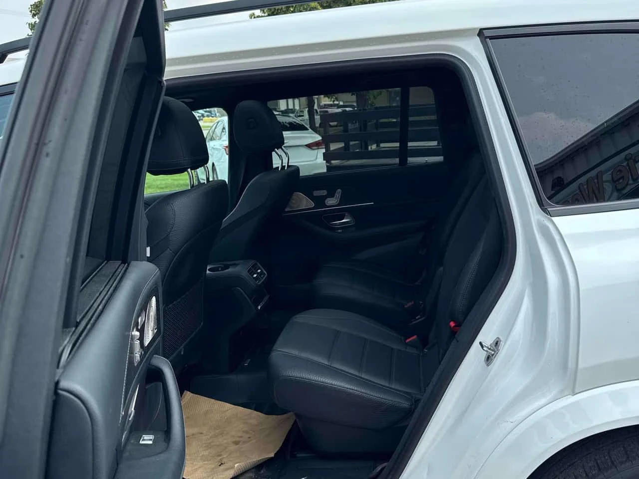 Mercedes-Benz GLS 450 BURMESTER/ДИСТРОНИК/ОБДУХВАНЕ/ПАНОРАМА/360, снимка 11 - Автомобили и джипове - 55373680