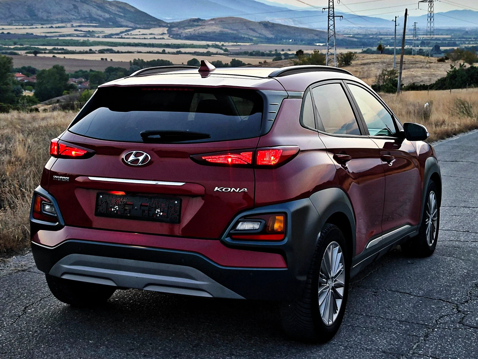 Hyundai Kona 1.6 crdi  Avtomat/Navi, снимка 5 - Автомобили и джипове - 55974140