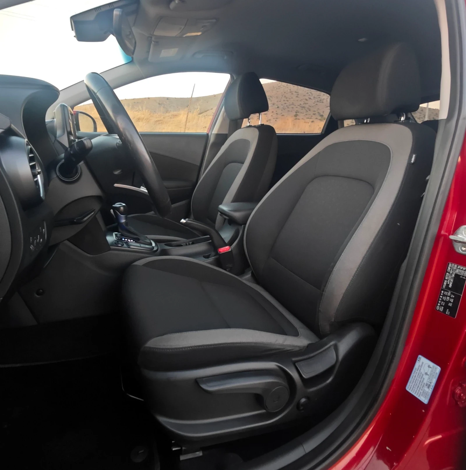 Hyundai Kona 1.6 crdi  Avtomat/Navi, снимка 11 - Автомобили и джипове - 55974140