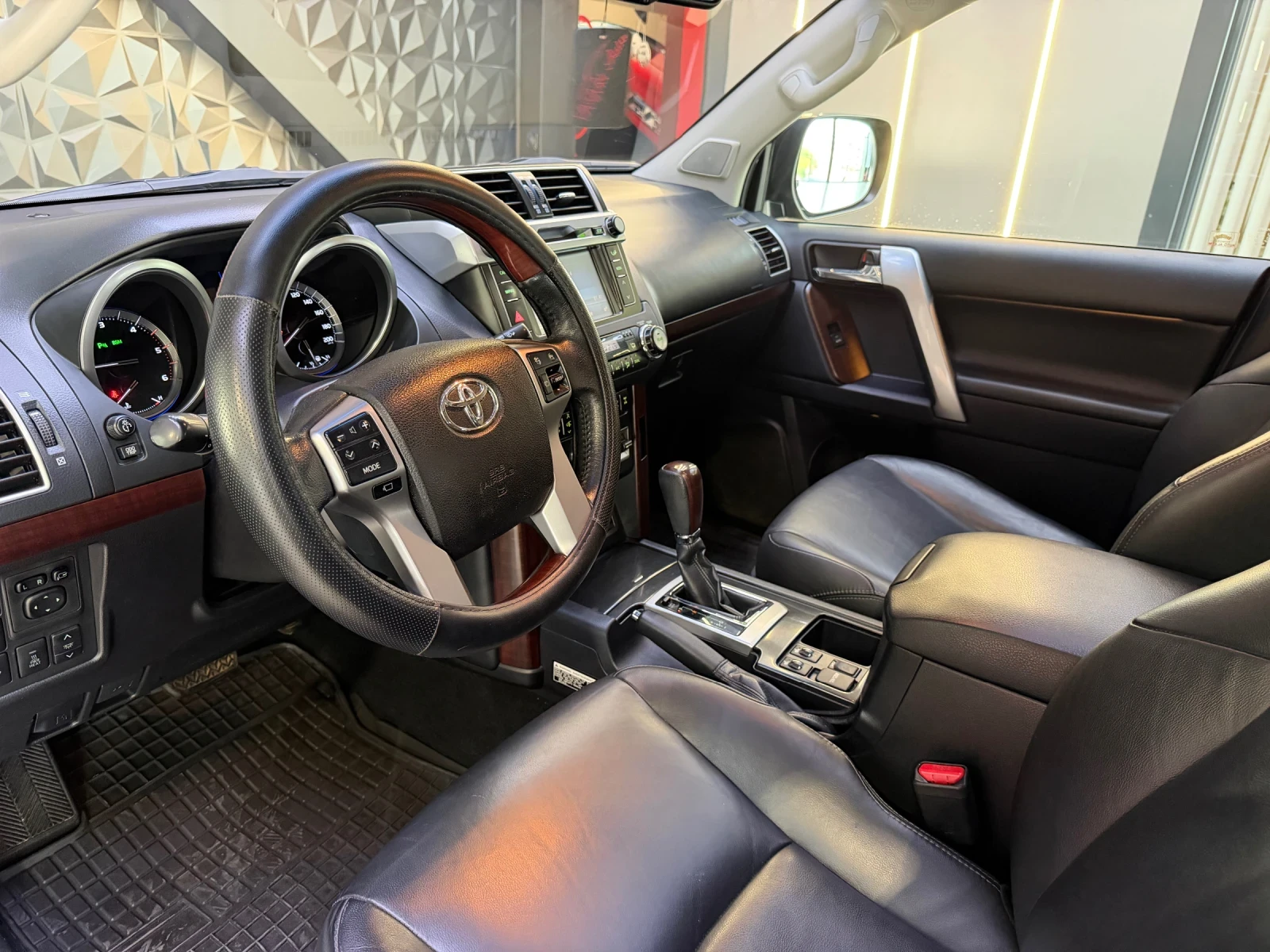 Toyota Land cruiser 150 SERIES 4X4 * Шибедах * , снимка 9 - Автомобили и джипове - 56111599