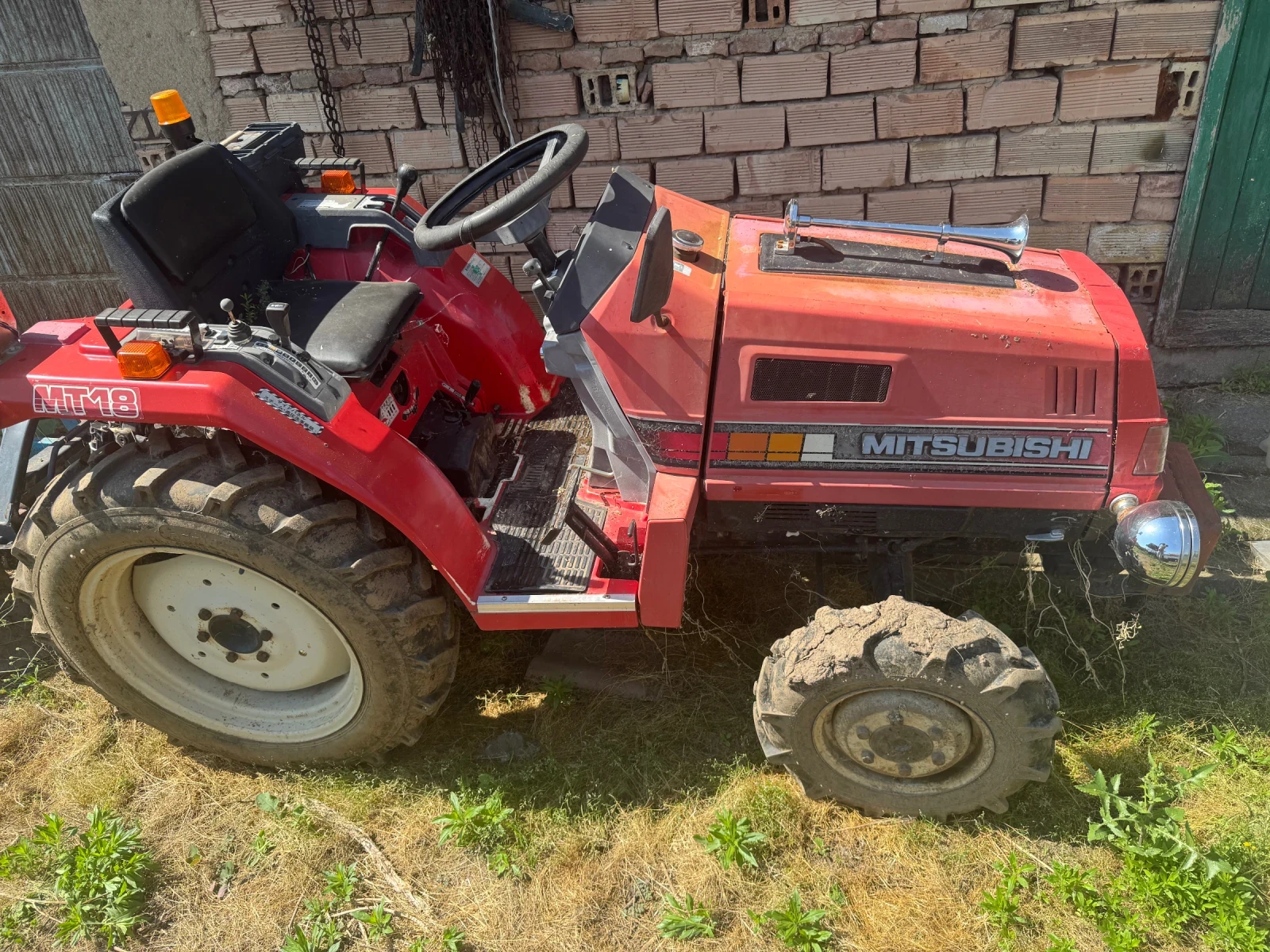Трактор Mitsubishi MT18, снимка 2 - Селскостопанска техника - 55097971