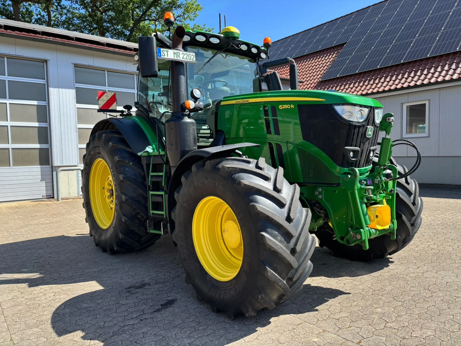 Трактор John Deere 6250R НАВИГАЦИЯ ЛИЗИНГ, снимка 4 - Селскостопанска техника - 55466435