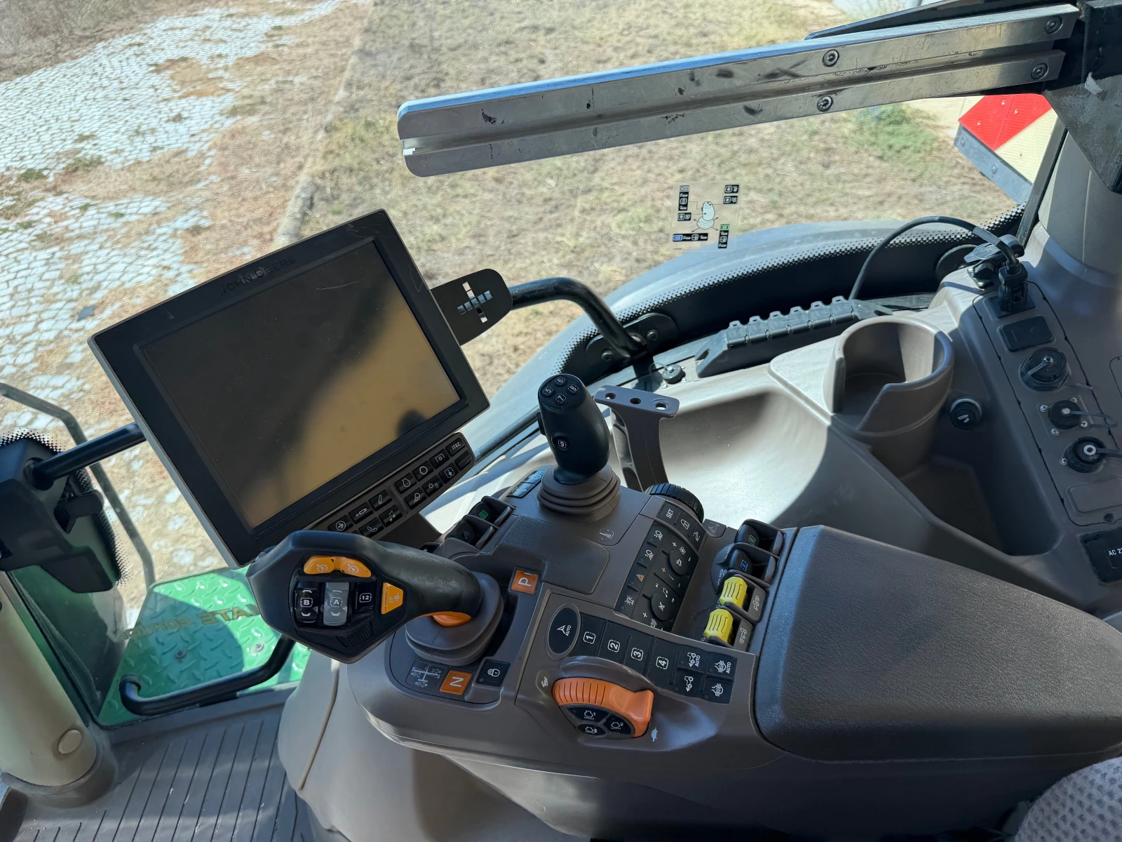 Трактор John Deere 6250R НАВИГАЦИЯ ЛИЗИНГ, снимка 14 - Селскостопанска техника - 55466435