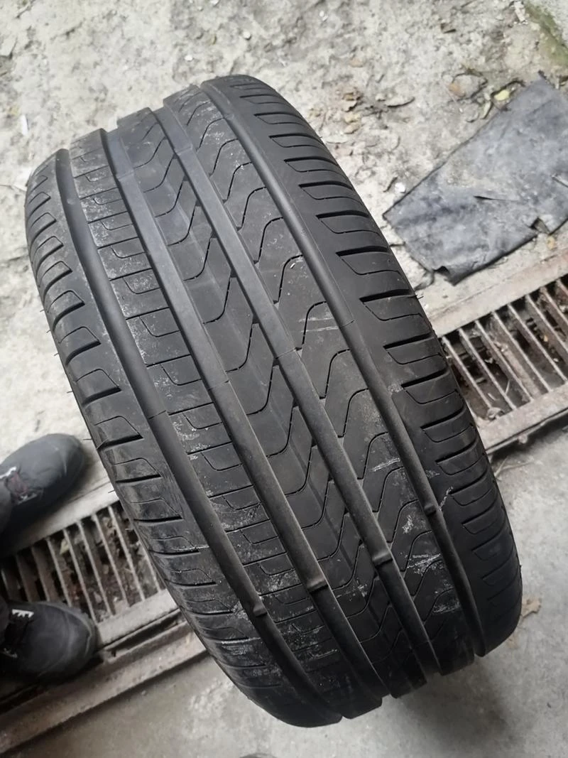 Гуми Летни 275/40R18, снимка 2 - Гуми и джанти - 31190243