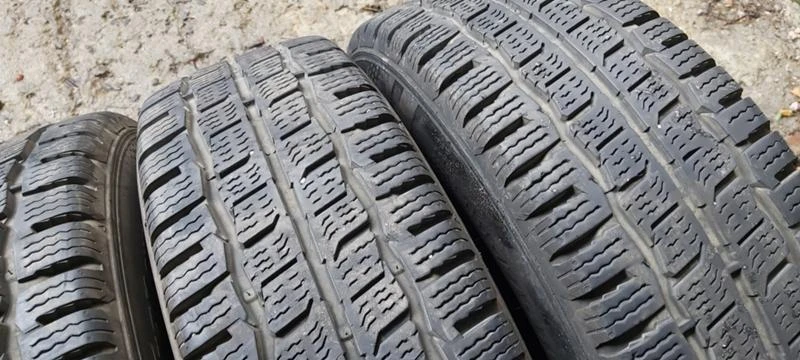 Гуми Зимни 195/75R10, снимка 3 - Гуми и джанти - 34696686