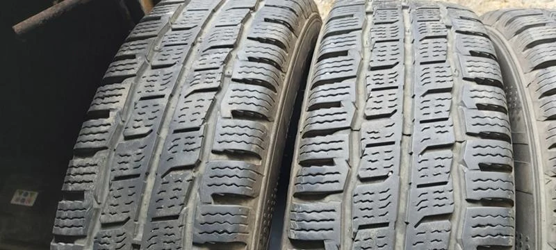 Гуми Зимни 195/75R10, снимка 2 - Гуми и джанти - 34696686