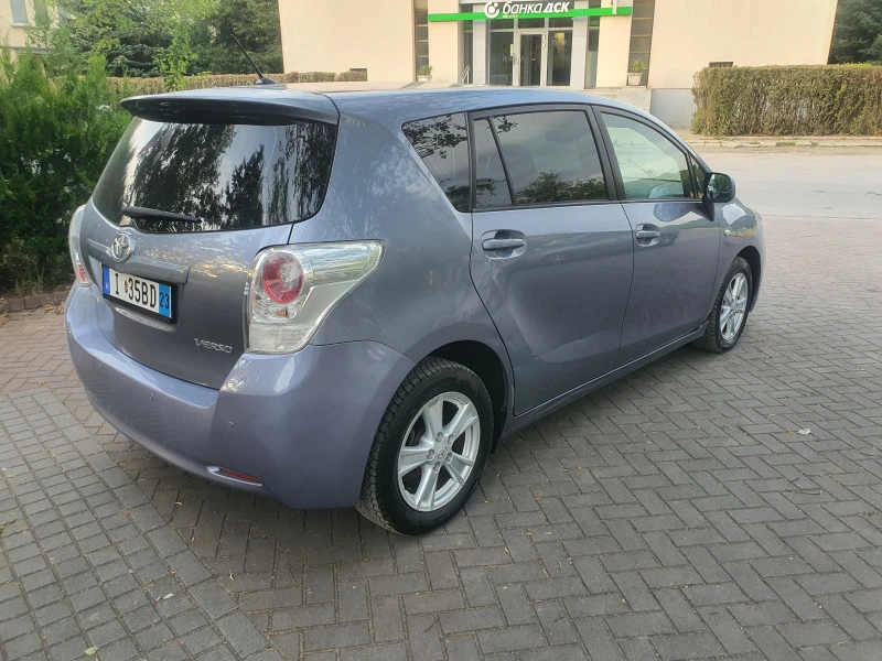 Toyota Verso 2.0* D4D126ks PANORAMA, снимка 3 - Автомобили и джипове - 47468487