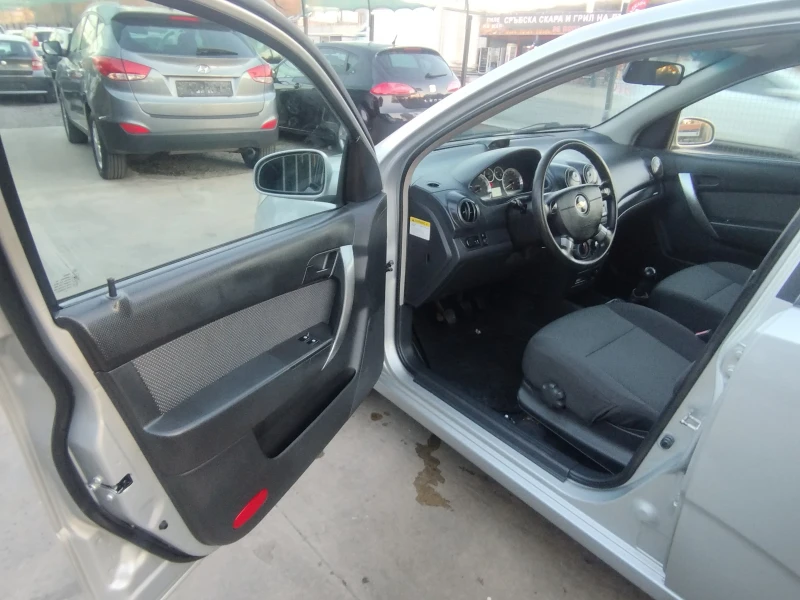 Chevrolet Aveo 1.2i 16v, снимка 10 - Автомобили и джипове - 47899557