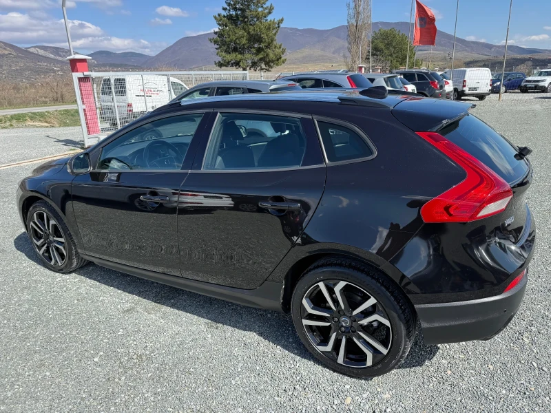 Volvo V40 Cross Country (KATO НОВА), снимка 9 - Автомобили и джипове - 48792367
