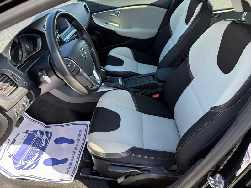 Volvo V40 Cross Country (KATO НОВА), снимка 11 - Автомобили и джипове - 48792367