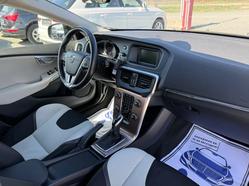 Volvo V40 Cross Country (KATO НОВА), снимка 15 - Автомобили и джипове - 48792367