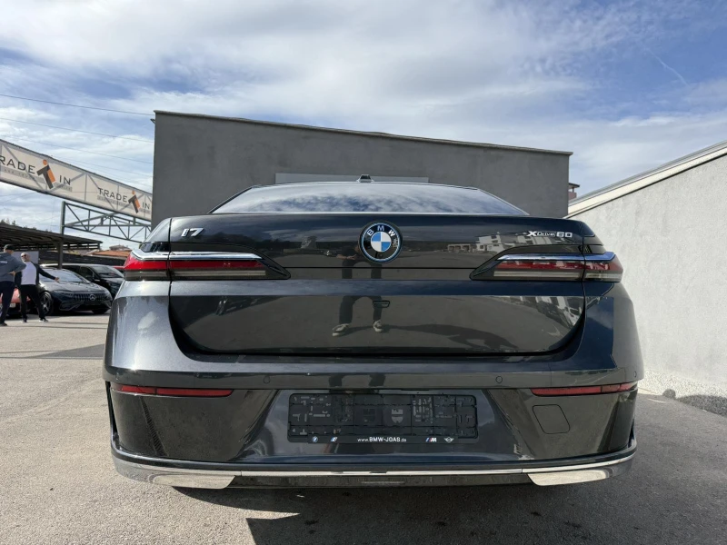 BMW i7 xDrive 60, снимка 5 - Автомобили и джипове - 52288856