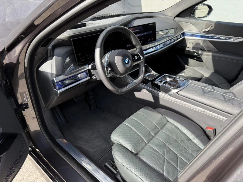 BMW i7 xDrive 60, снимка 10 - Автомобили и джипове - 52288856