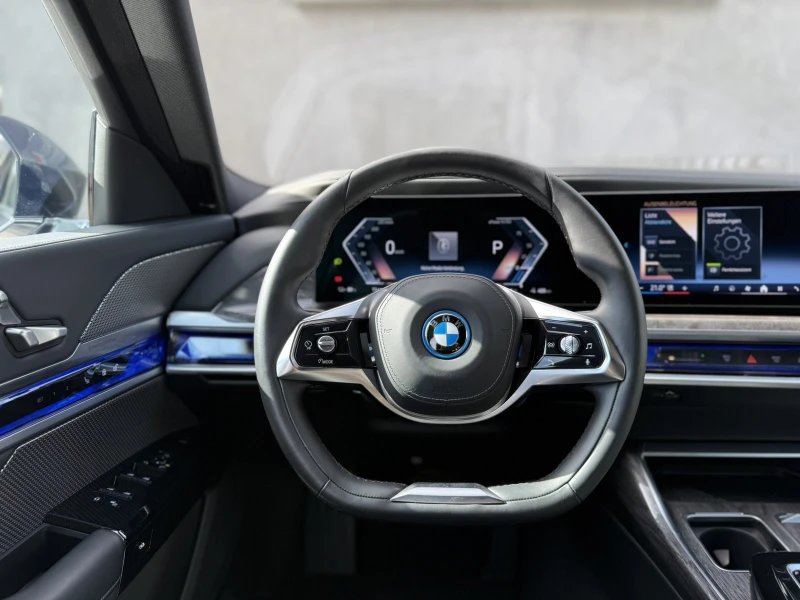BMW i7 xDrive 60, снимка 13 - Автомобили и джипове - 52288856