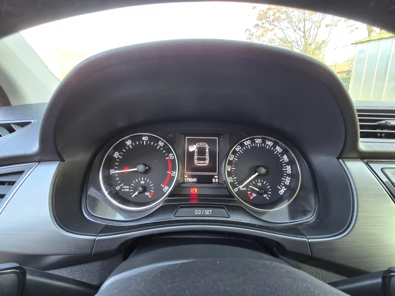 Skoda Fabia 1.2 TSI, снимка 12 - Автомобили и джипове - 52804360