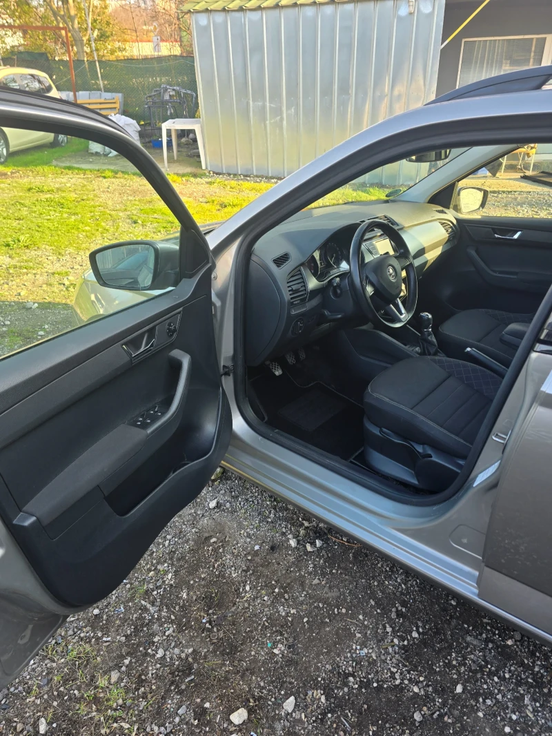 Skoda Fabia 1.2 TSI, снимка 8 - Автомобили и джипове - 52804360
