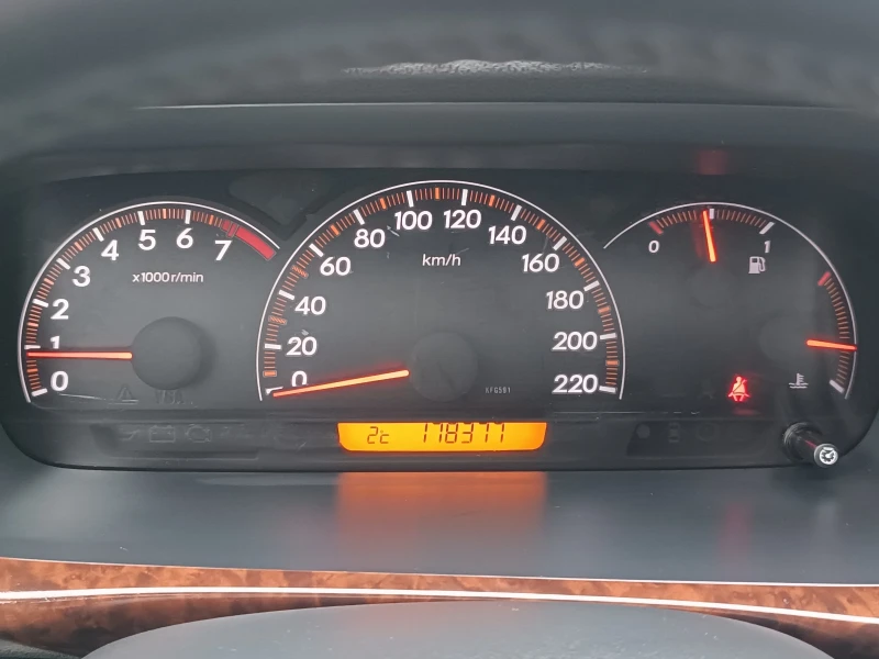 Honda Fr-v 2.0/Швейцария/Климатроник/Шибедах, снимка 8 - Автомобили и джипове - 52856440