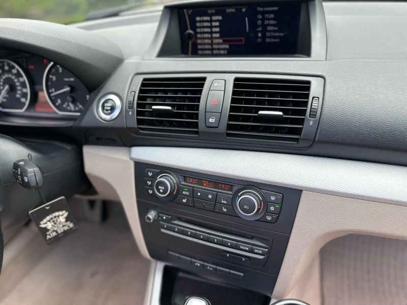 BMW 128 128i Facelift, снимка 11 - Автомобили и джипове - 53304965