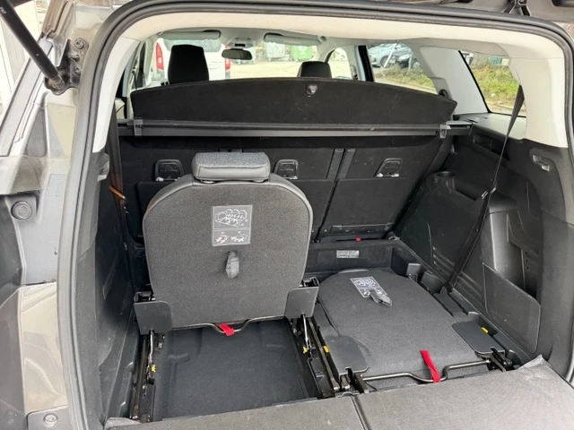 Peugeot 5008, снимка 15 - Автомобили и джипове - 53100272