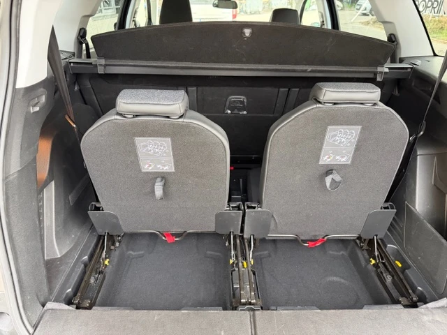 Peugeot 5008, снимка 14 - Автомобили и джипове - 53100272