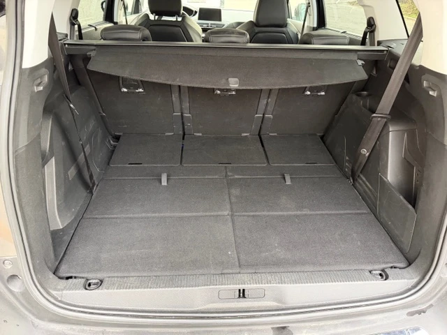 Peugeot 5008, снимка 16 - Автомобили и джипове - 53100272