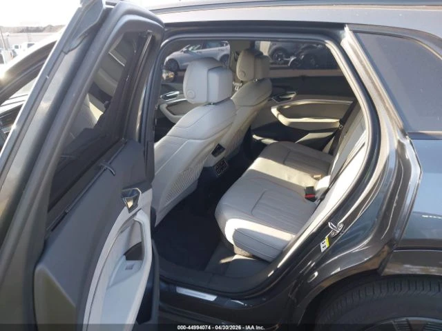 Audi E-Tron Q8* PRESTIGE* QUATTRO* , снимка 8 - Автомобили и джипове - 54812745