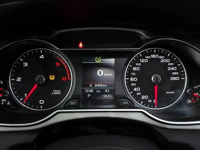 Audi A4 2.0 TDI Quattro - САМО 30% АВАНС, снимка 8 - Автомобили и джипове - 55487088