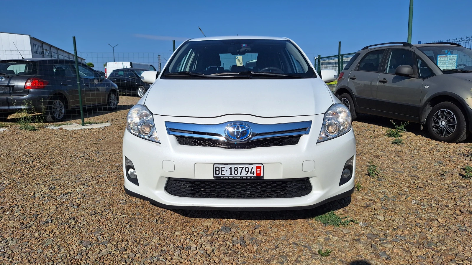 Toyota Auris  1.8iHSD - изображение 2