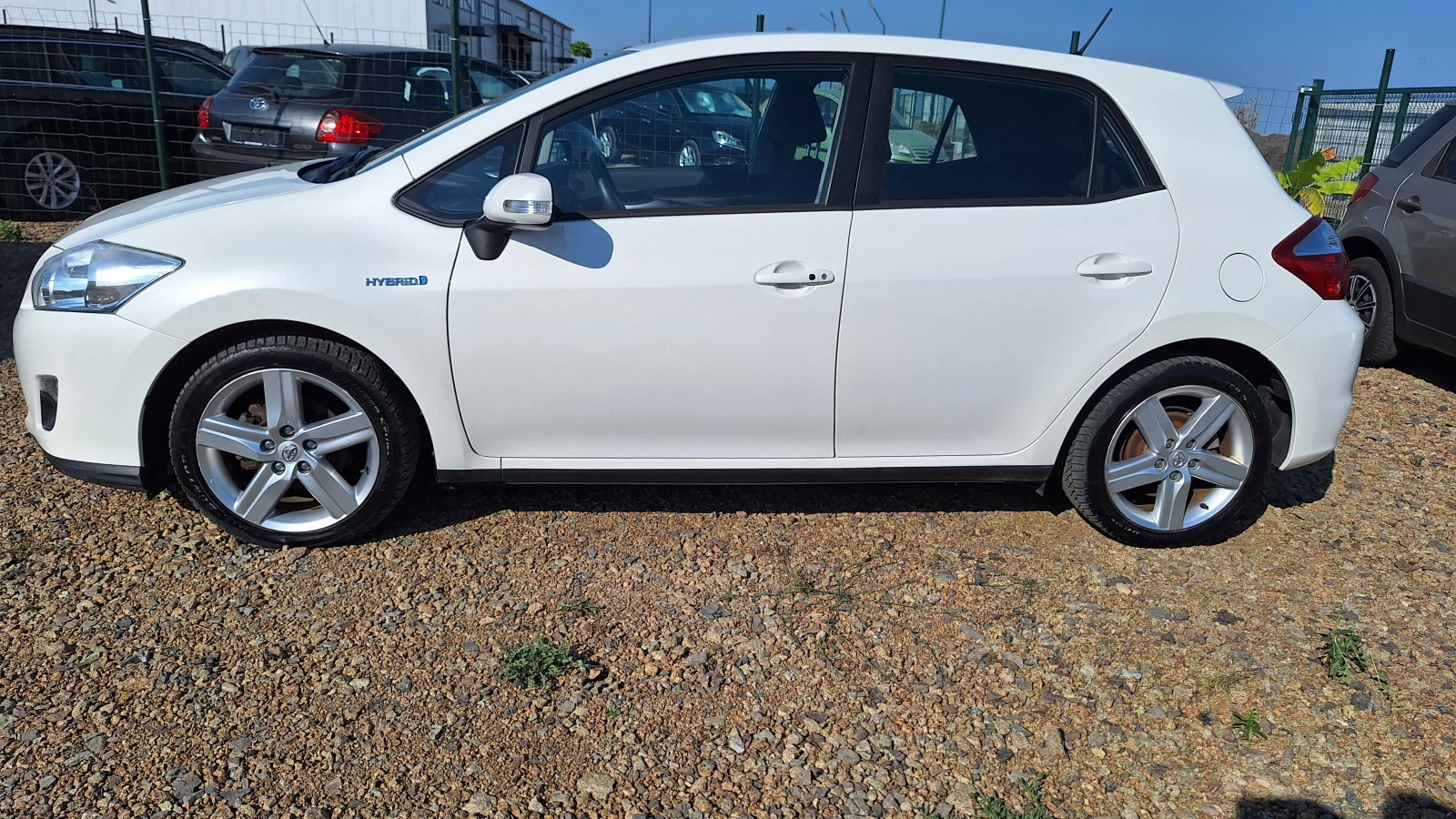 Toyota Auris  1.8iHSD - изображение 7