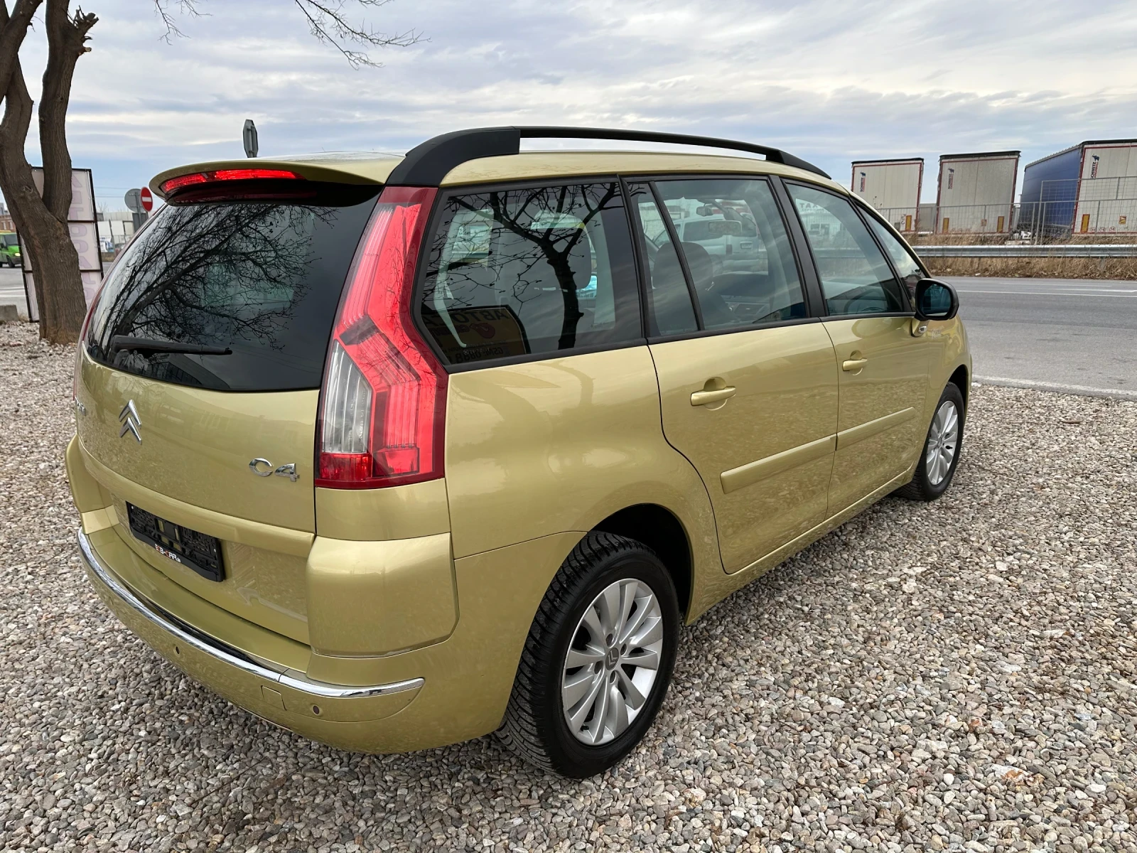 Citroen Grand C4 Picasso 1.8 i Gaz - изображение 4