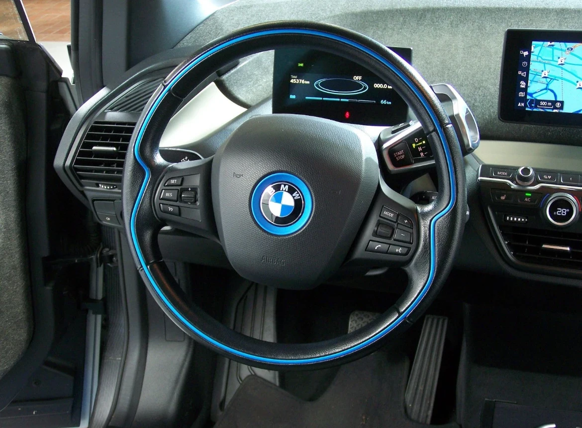 BMW i3 94Аh, Термопомпа, камера, Carplay, 8 джанти - изображение 6