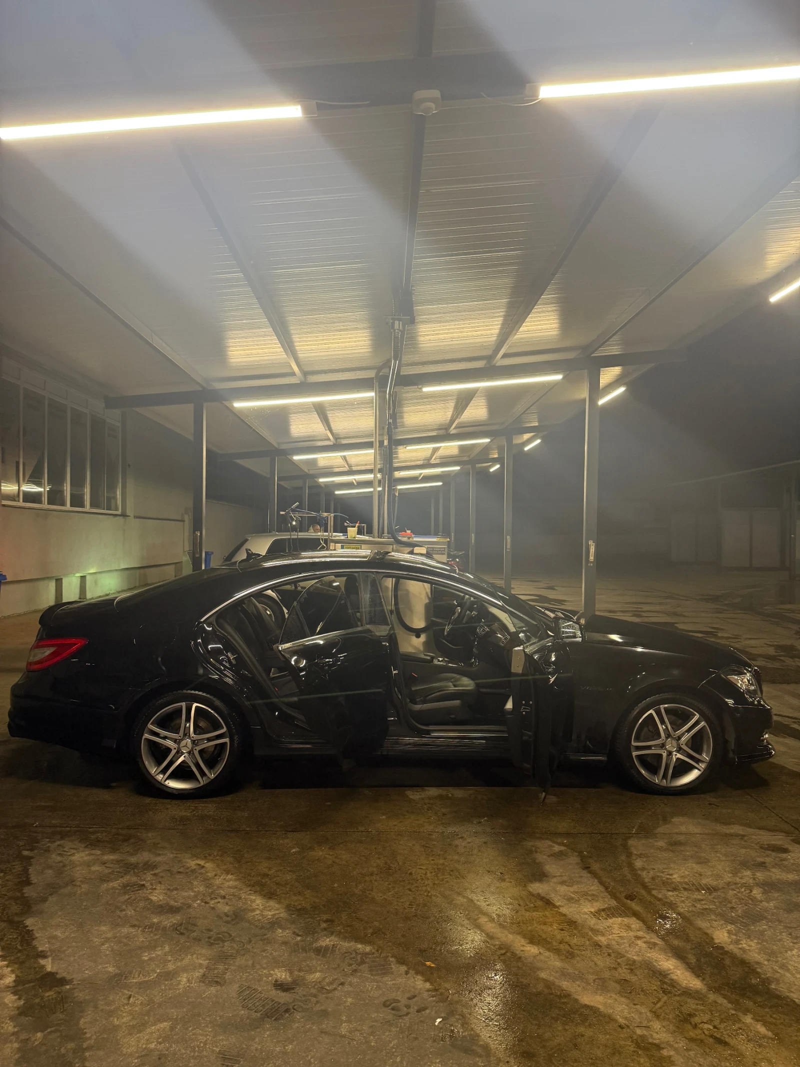 Mercedes-Benz CLS 350  - изображение 2