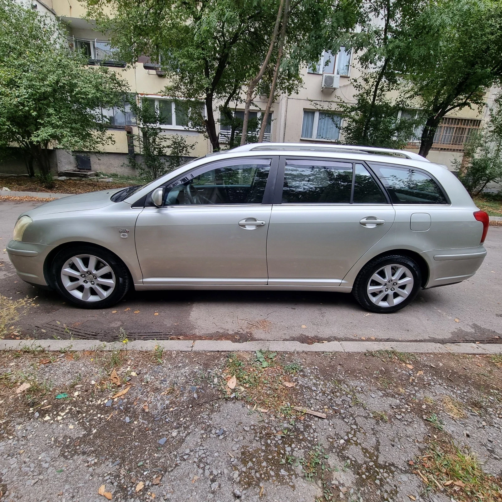 Toyota Avensis  - изображение 3