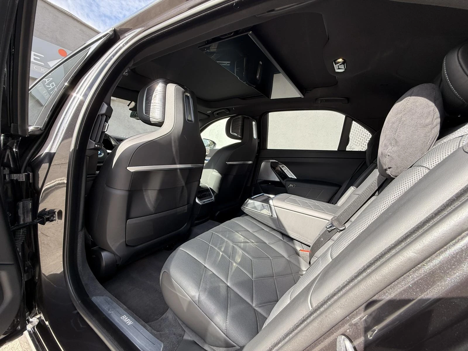 BMW i7 xDrive 60 | Mobile.bg   17