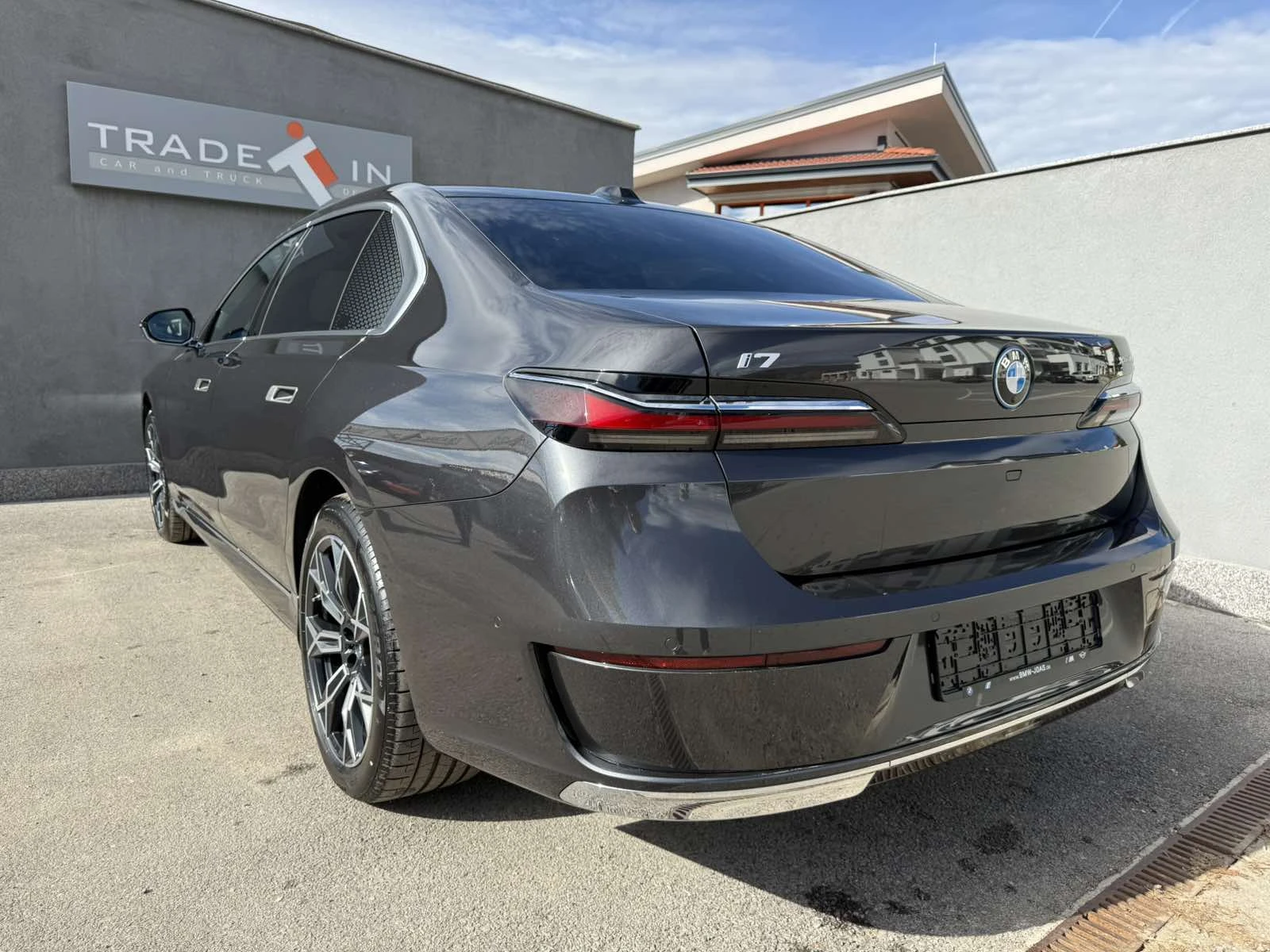 BMW i7 xDrive 60 - изображение 6