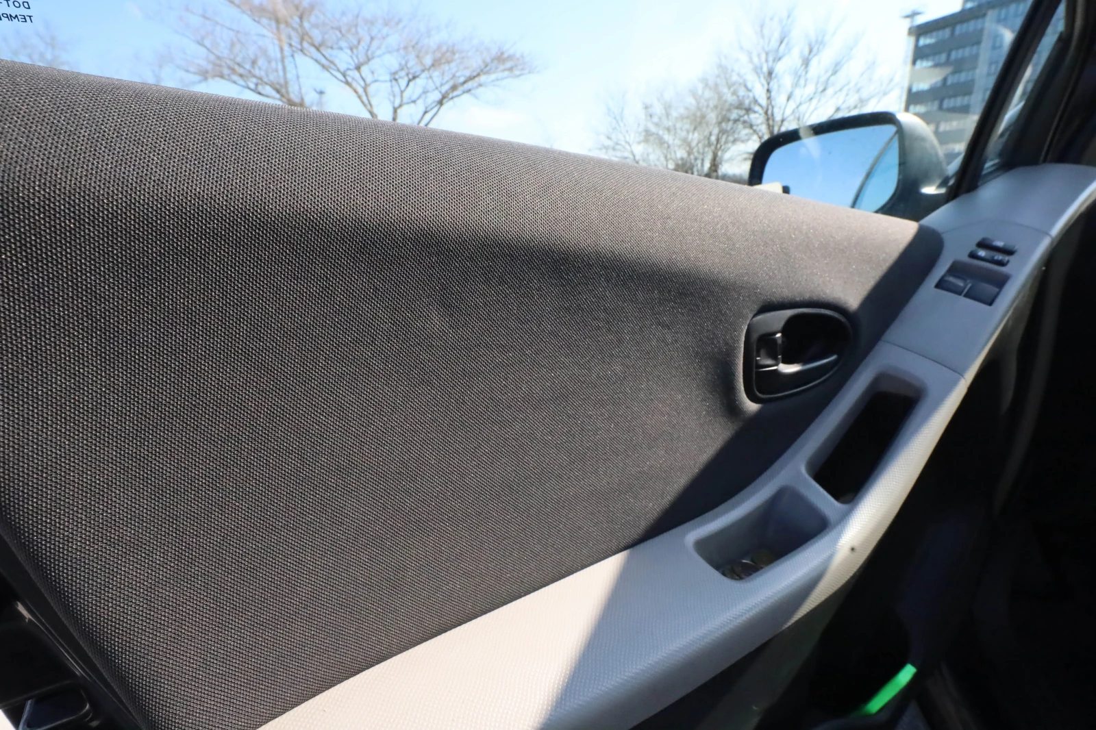 Toyota Yaris, снимка 9 - Автомобили и джипове - 53847727