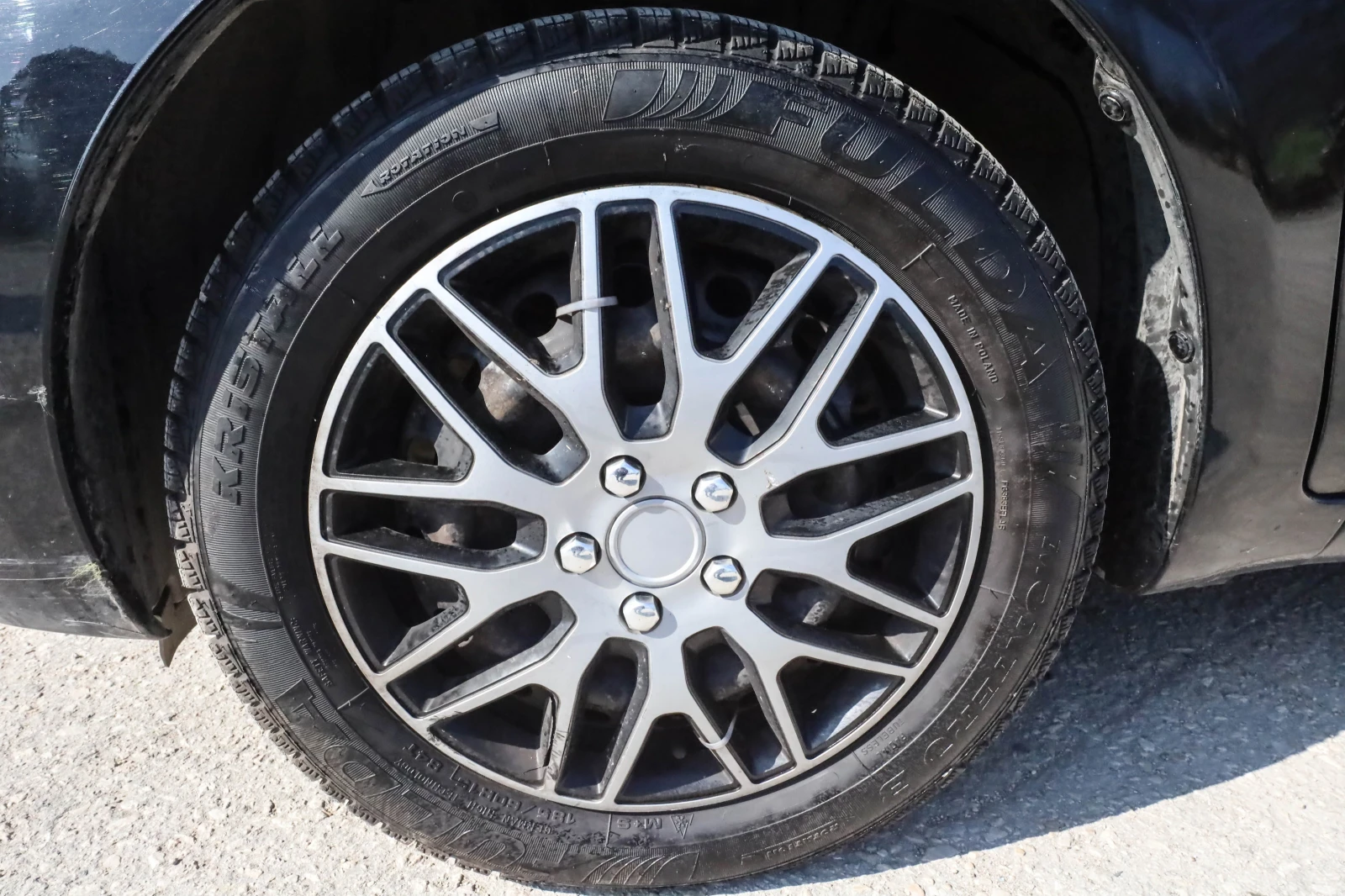 Toyota Yaris, снимка 17 - Автомобили и джипове - 53847727