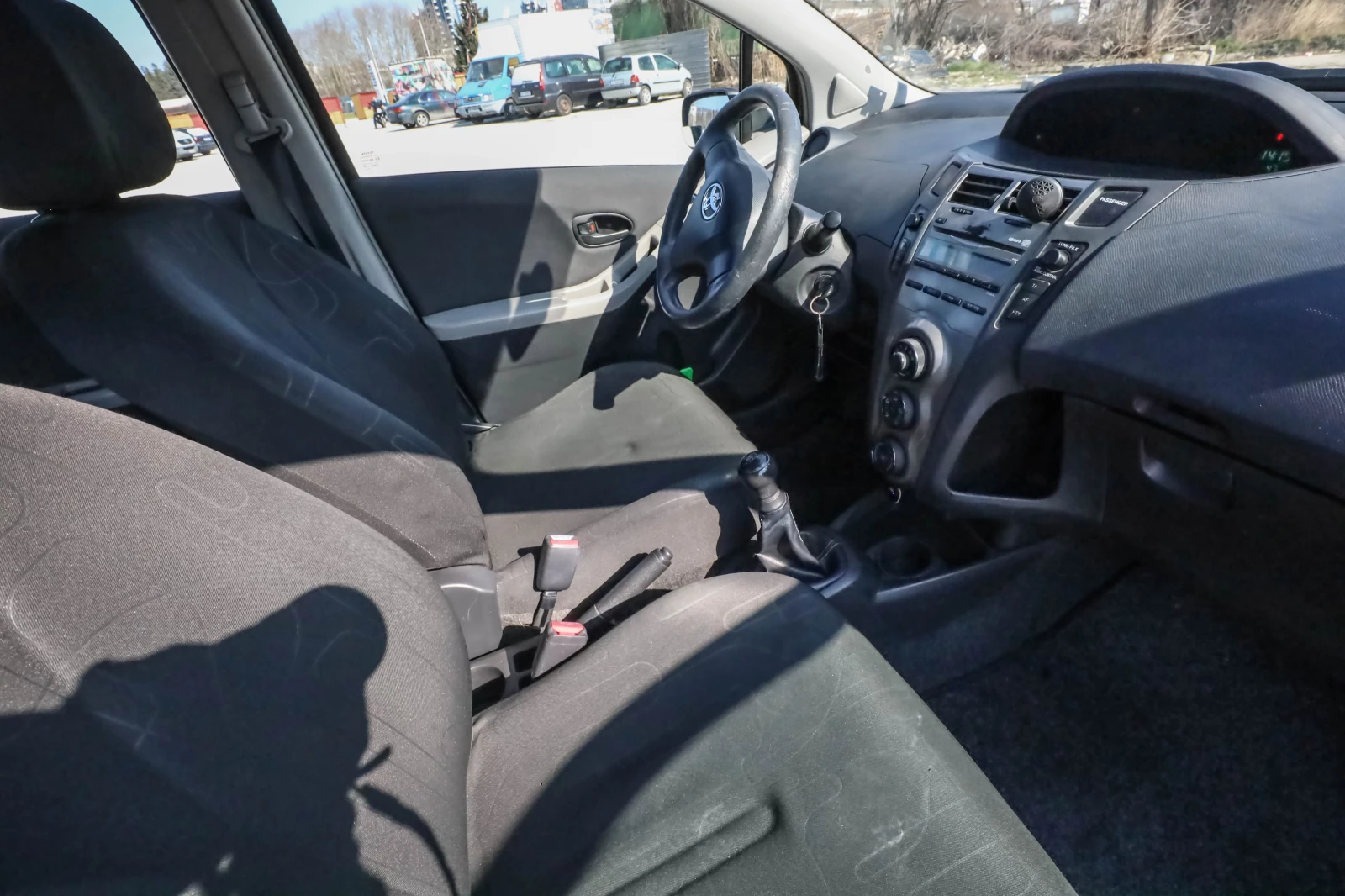 Toyota Yaris, снимка 12 - Автомобили и джипове - 53847727