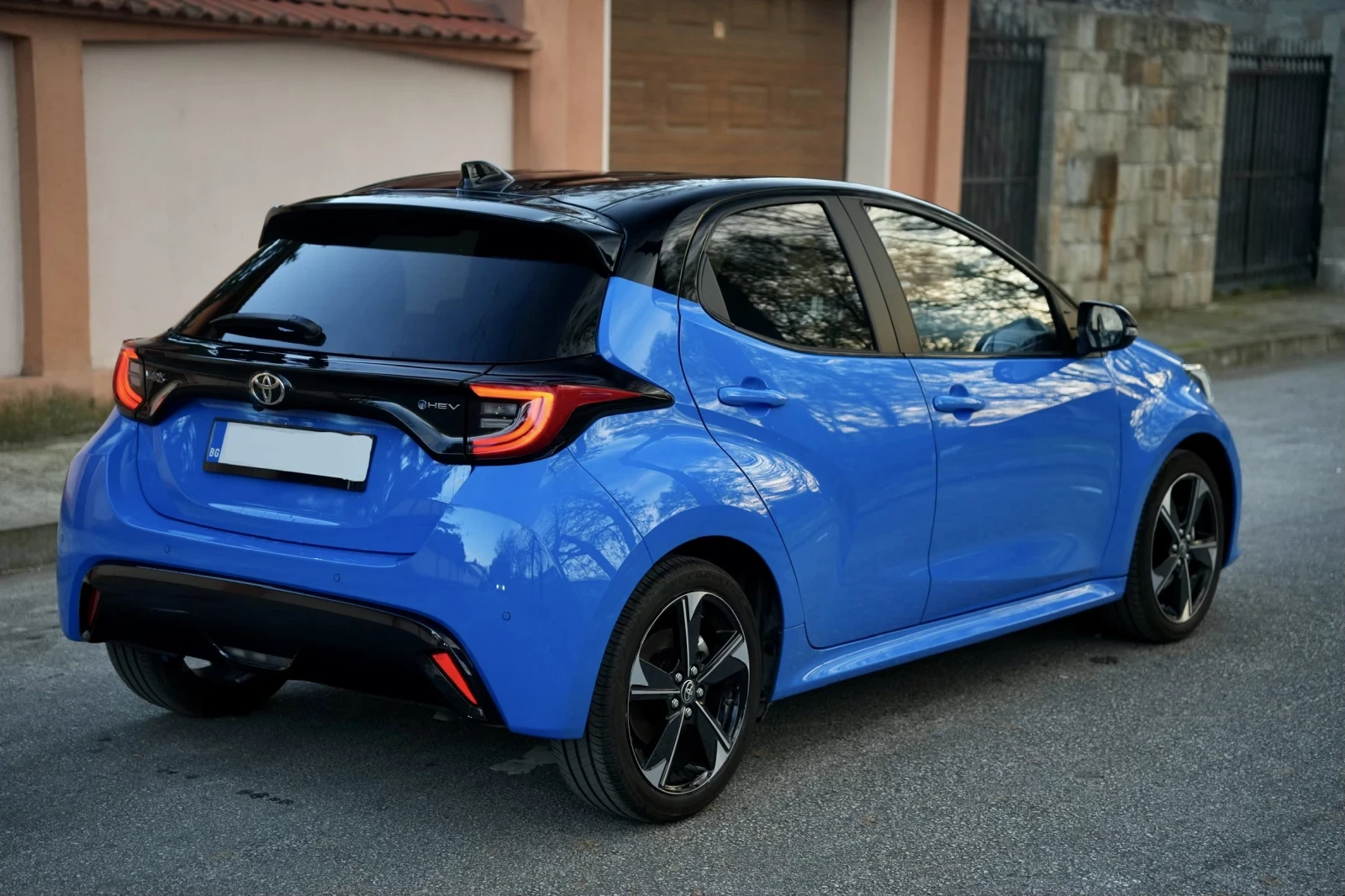 Toyota Yaris GR Sport* Hybrid* НОВ* Гаранция* LED* Камера* Кожа, снимка 6 - Автомобили и джипове - 54116266