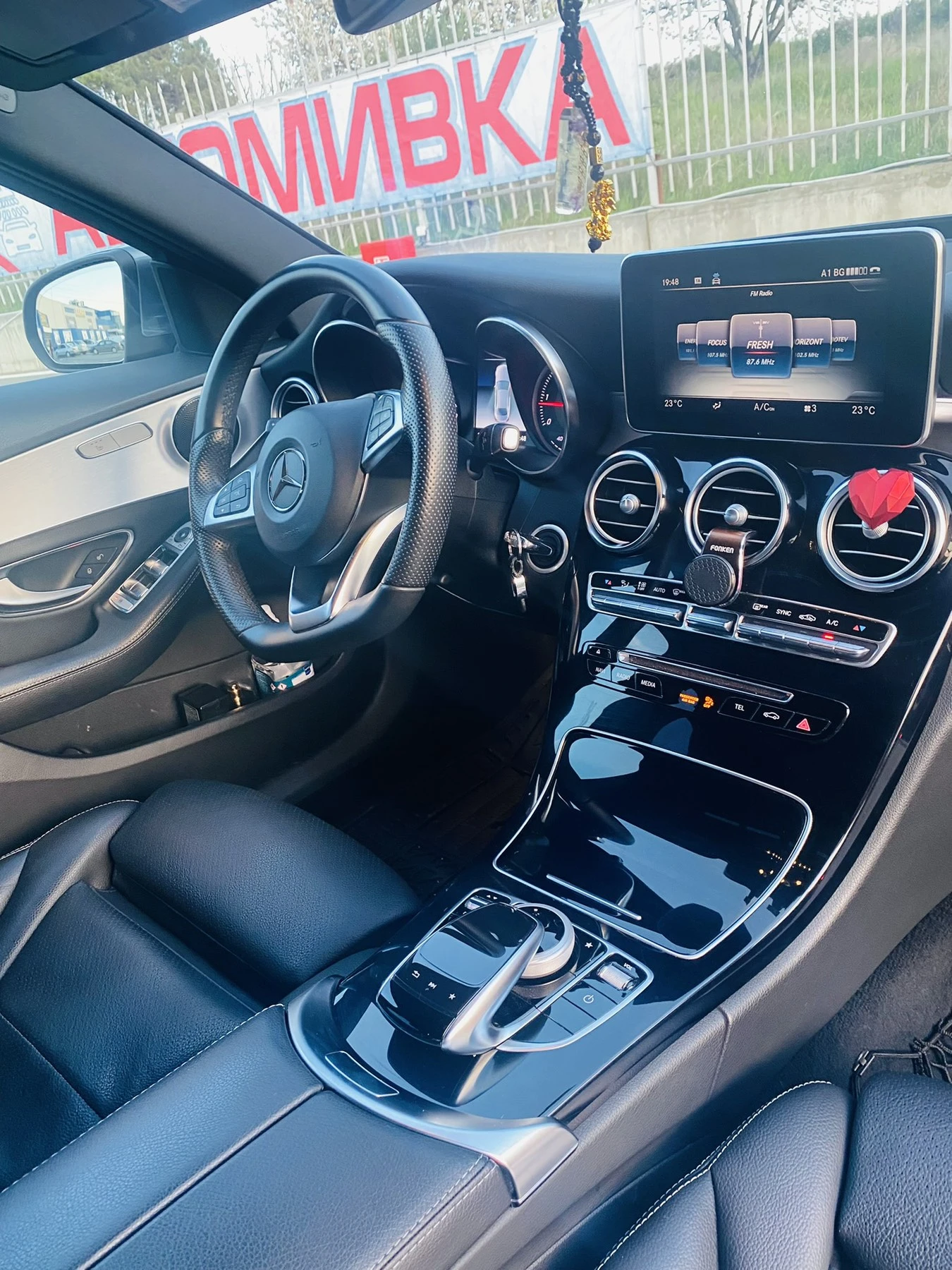 Mercedes-Benz C 250 AMG Line, снимка 15 - Автомобили и джипове - 54456487
