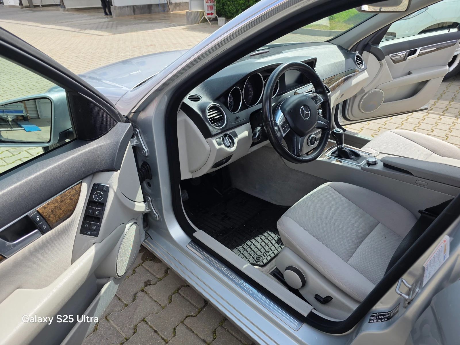 Mercedes-Benz C 220, снимка 5 - Автомобили и джипове - 54493786