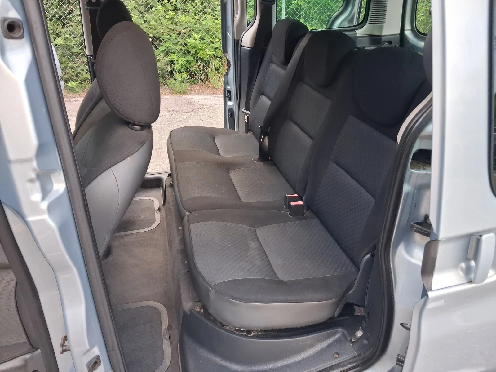 Citroen Berlingo 1.6HDI* * КЛИМА* ПЪТНИЧЕСКИ, снимка 11 - Автомобили и джипове - 54775675
