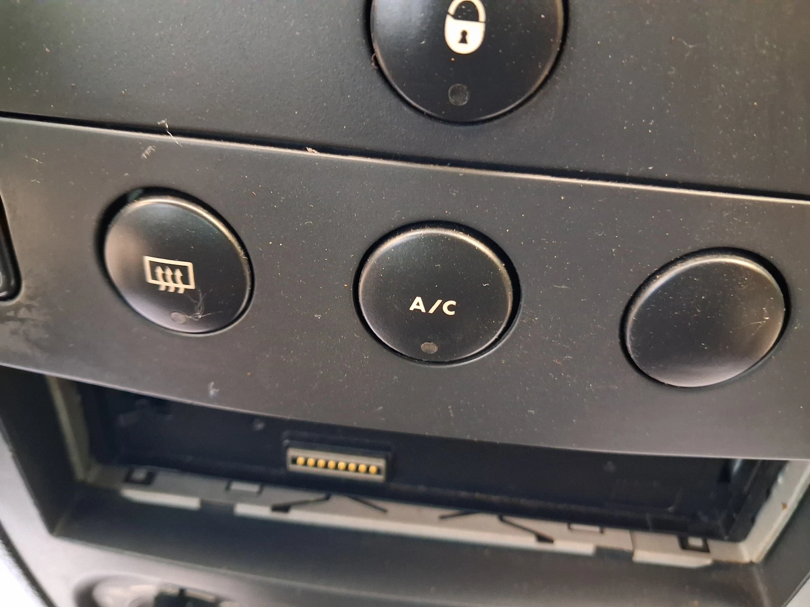 Citroen Berlingo 1.6HDI* * КЛИМА* ПЪТНИЧЕСКИ, снимка 6 - Автомобили и джипове - 54775675