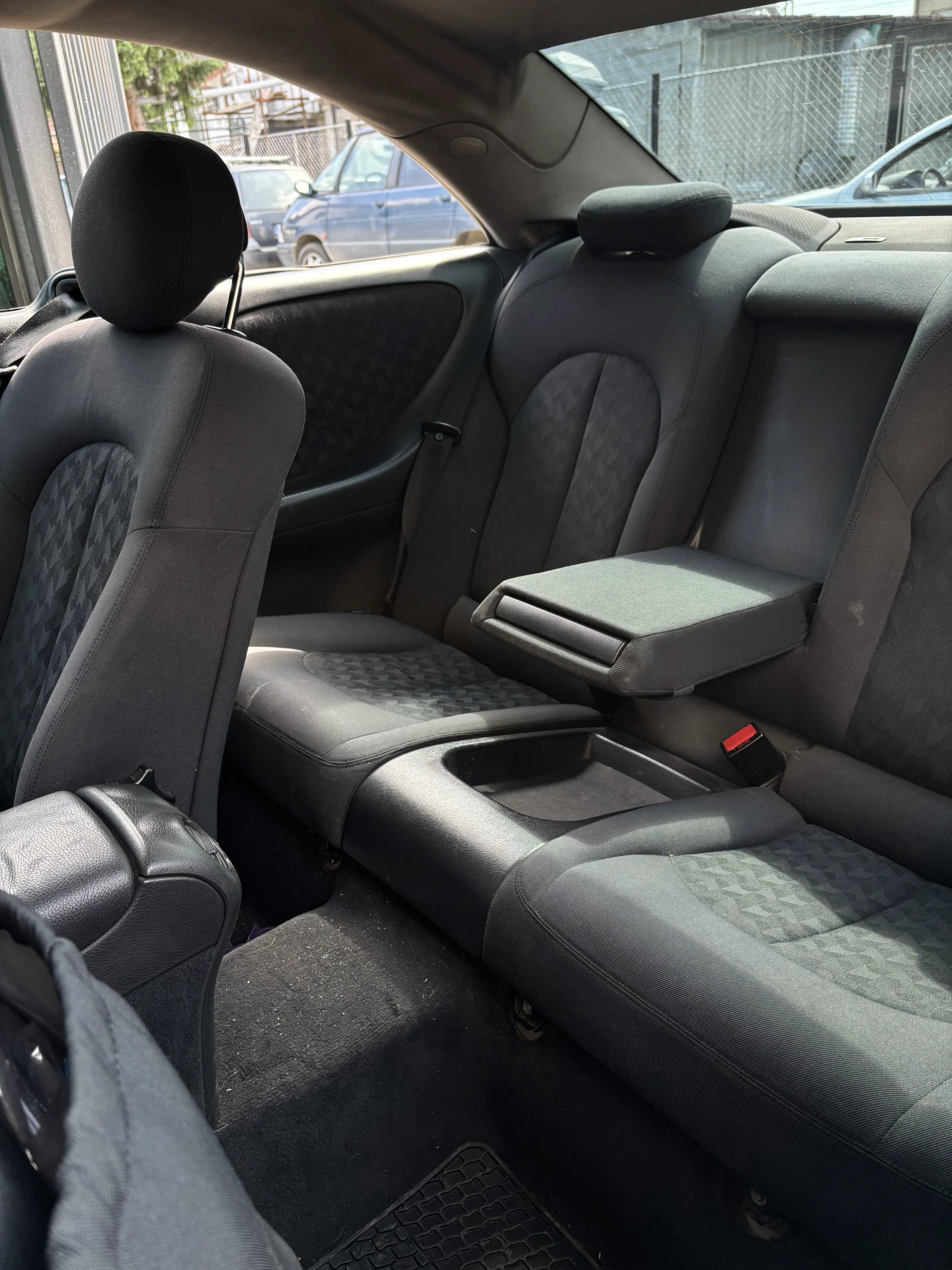 Mercedes-Benz CLK 270 CDi, снимка 7 - Автомобили и джипове - 54802849