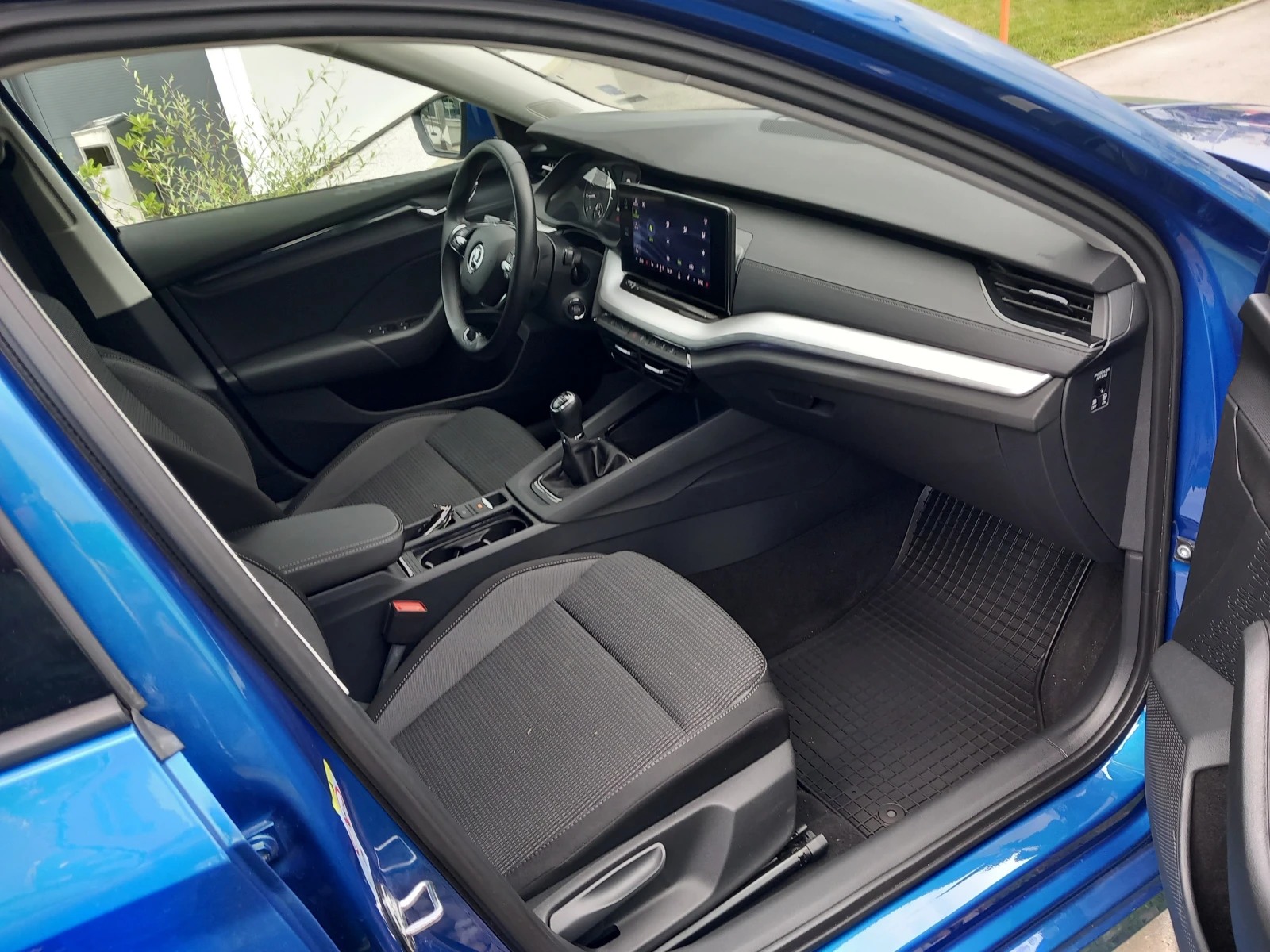 Skoda Octavia 1.5TSI / 6MT, снимка 8 - Автомобили и джипове - 55123521