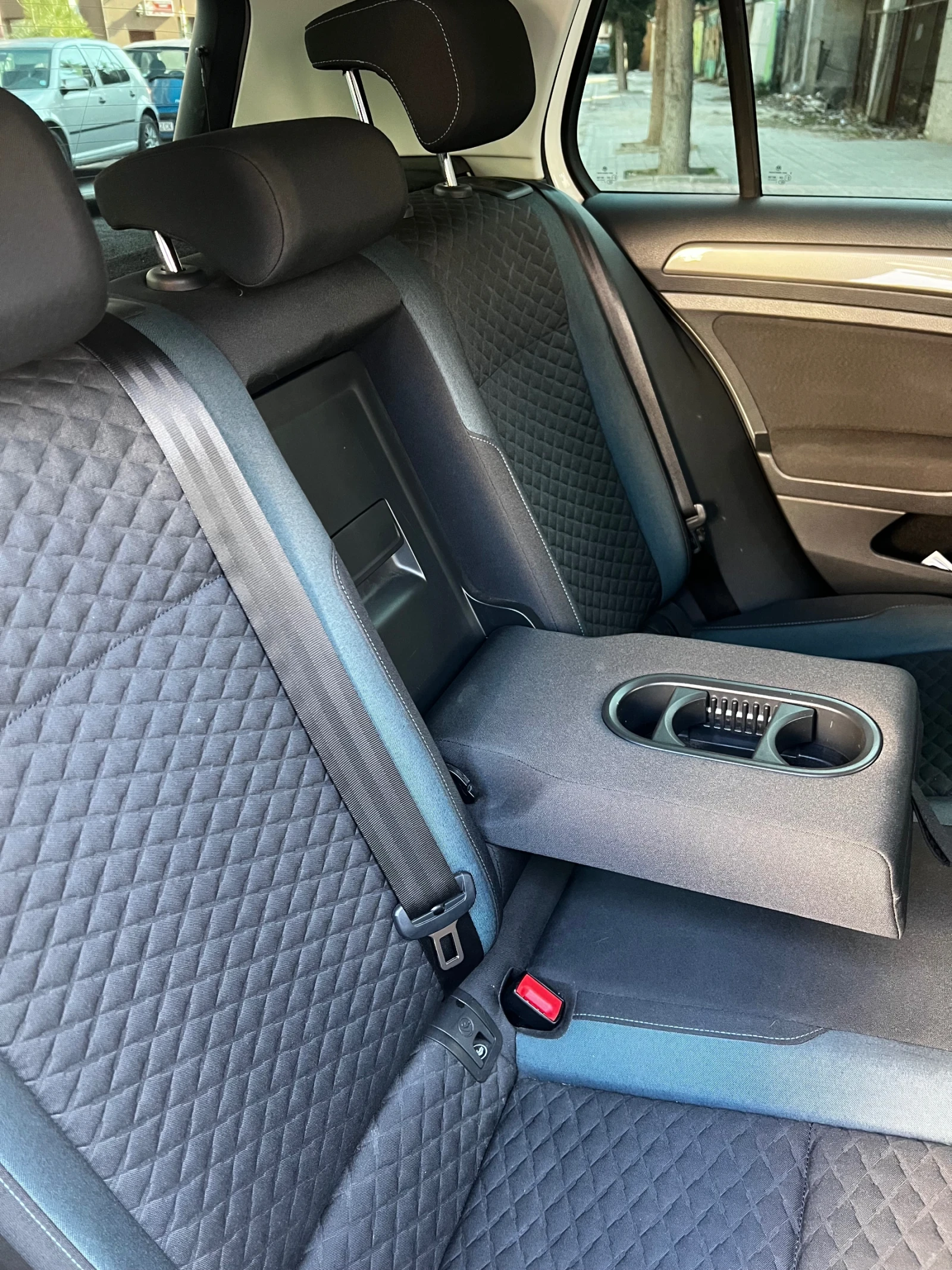 VW Golf 2.0 TDI, снимка 12 - Автомобили и джипове - 55383806