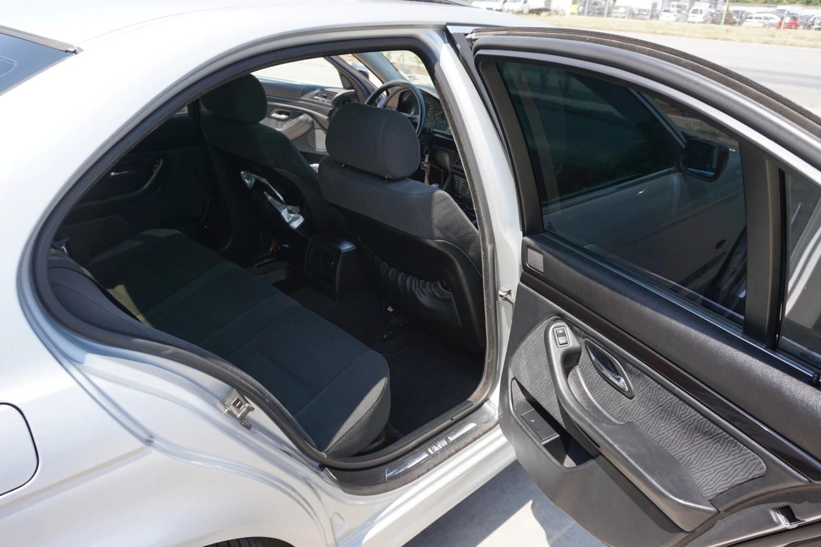 BMW 520 520i, снимка 15 - Автомобили и джипове - 55355029